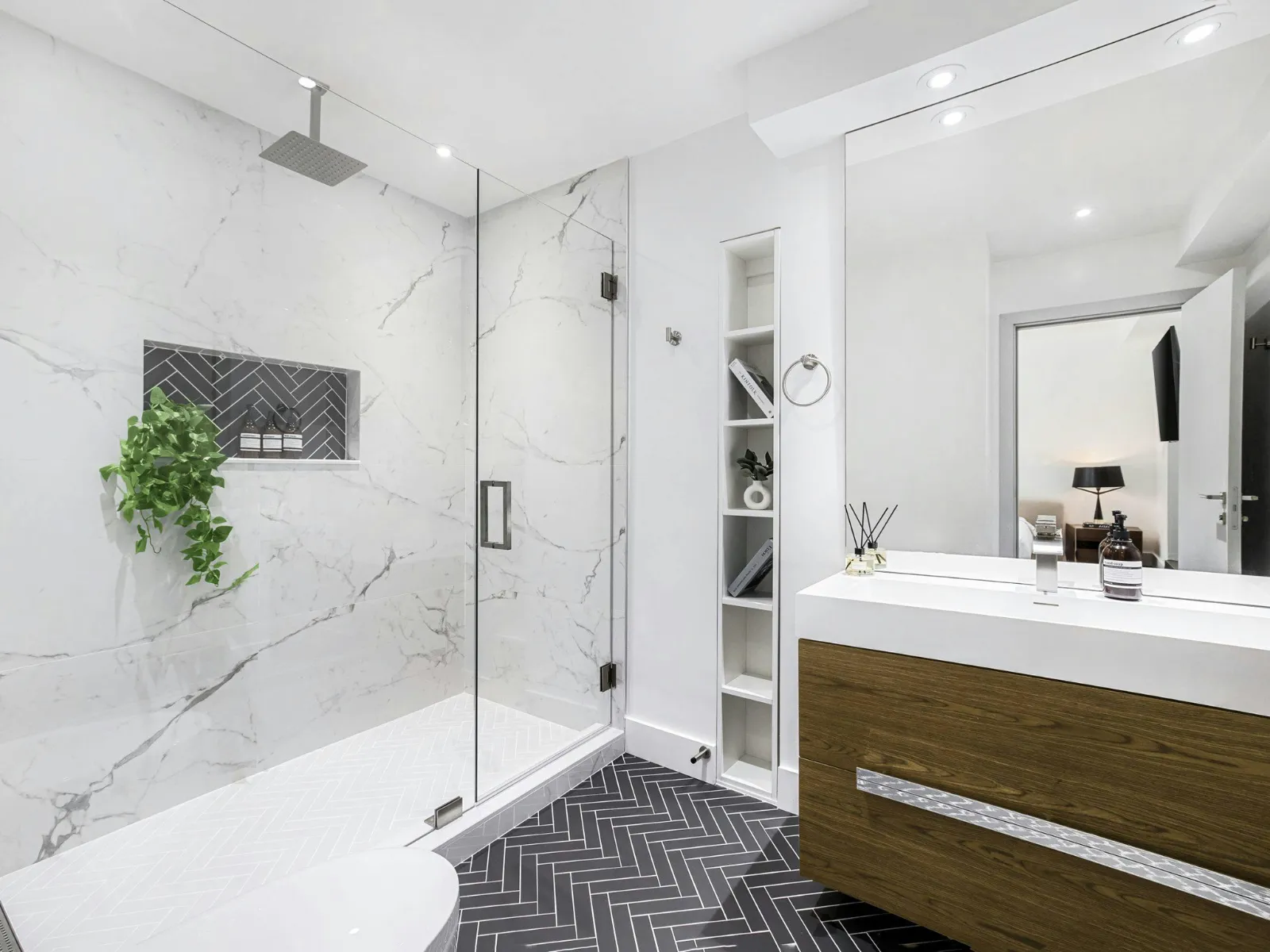 Bathroom renovation showcase — ideal for social proof and landing pages